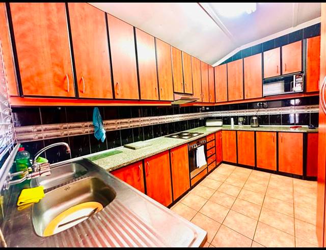 3 BEDROOM HOUSE FOR SALE IN WOODLANDS